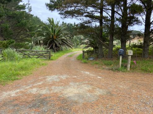 4560 Pouto Road, Pouto