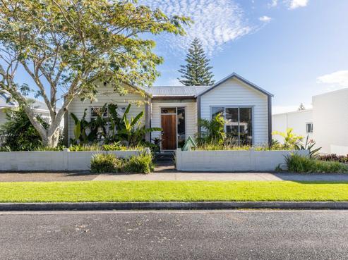 8 Autere Street, Strandon