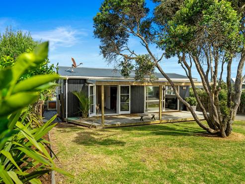 438 Pukehina Parade, Pukehina