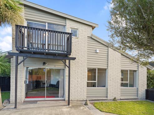 7 Omega Place, Casebrook