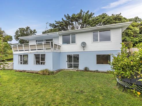 84 Beazley Avenue, Paparangi