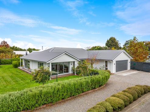 8B Cotter Street, Greytown