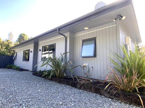 8 Jackson Place, Kumara