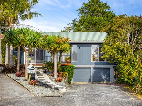 23 Pokapu Street, Titirangi