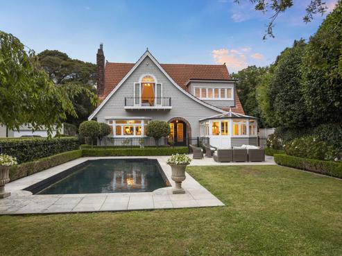 8 Castle Drive, Epsom