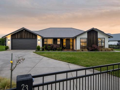23 Mike Smith Drive, Cambridge
