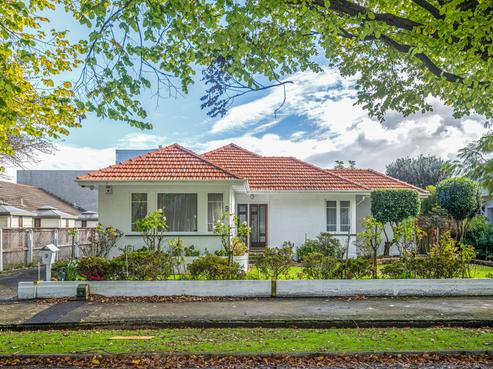 9 Chaytor Street, West End