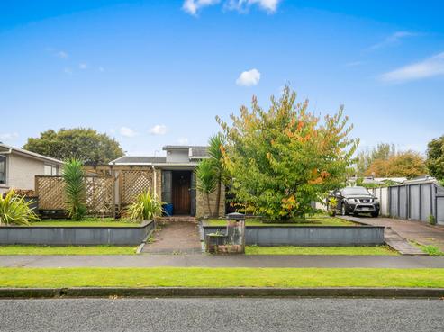 24 Akron Grove, Totara Park