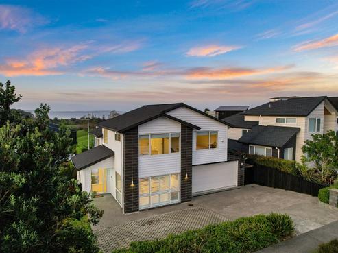 17 Bounty Road, Long Bay