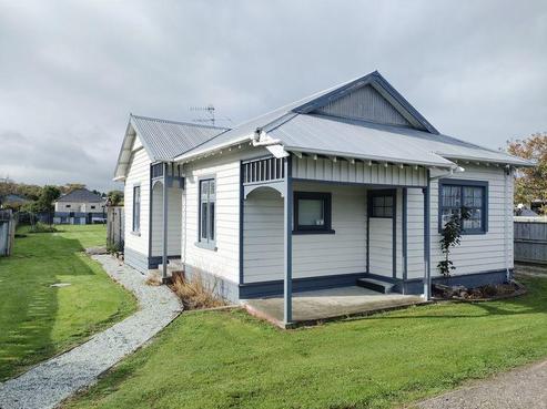 176 Pomona Street, Strathern
