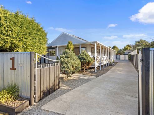 1 Ensors Place, Waikuku Beach