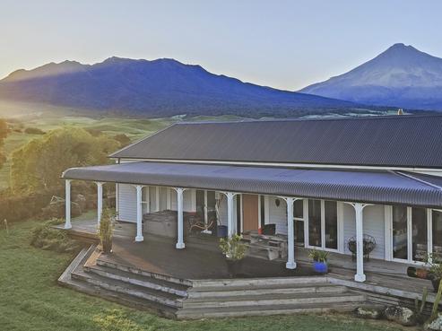 3095 Carrington Road, Okato