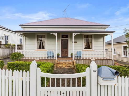37 Rimu Street, Helensville
