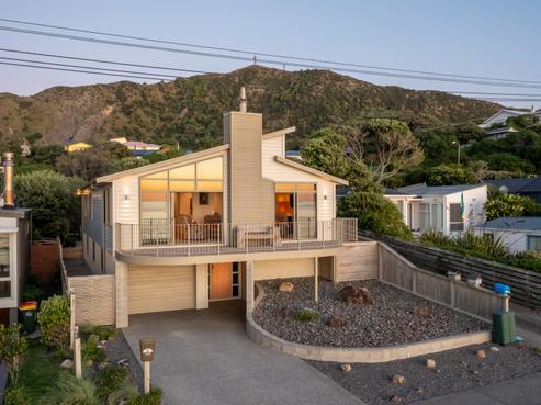 52 The Parade, Paekakariki