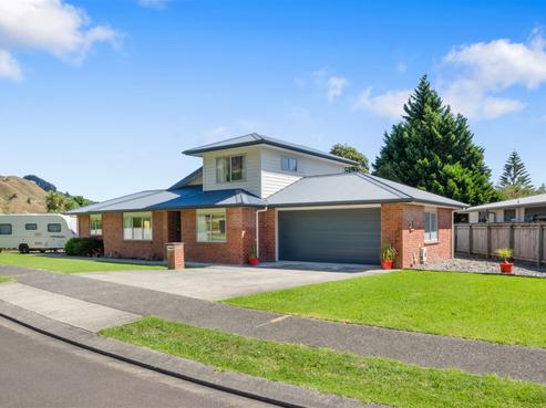 16 Matuhi Street, Waikanae