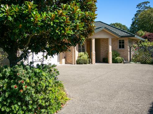 7 Fairburn Place, Leamington