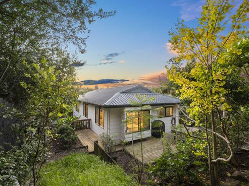 34 Ocean Road, Surfdale