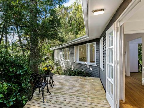 81 Scenic Drive, Titirangi