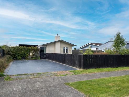 7 Henley Crescent, Pirimai