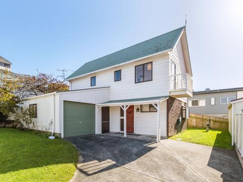17 Howell Road, Paraparaumu Beach