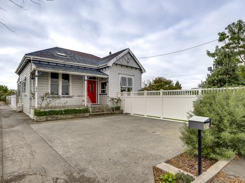 301A Frederick Street West, Mahora