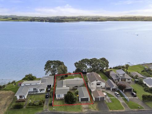 8 First Avenue, Glenbrook