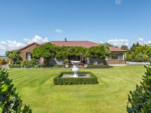 39 Reading Street, Greytown