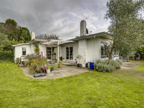 61 Main Road, Clive