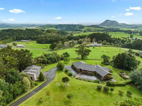 33 Dalkeith Drive, Kauri