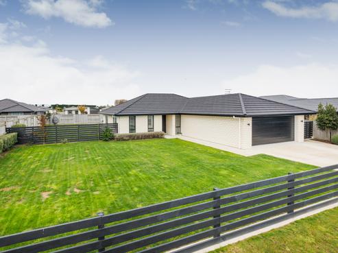 120 Pharazyn Street, Feilding