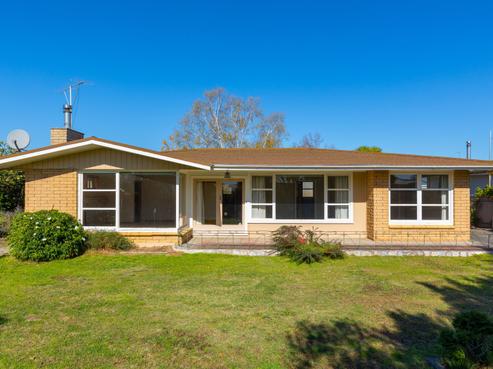 12 Houghton Crescent, Redwoodtown