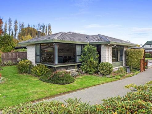 30 Sayers Crescent, Ilam