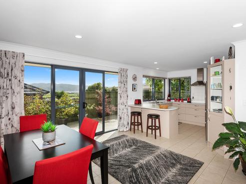 82A Mackesy Road, Parahaki