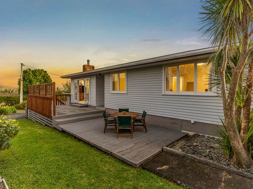 17 Chorley Avenue, Massey
