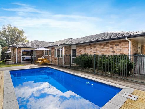 583 Great South Road, Rosehill