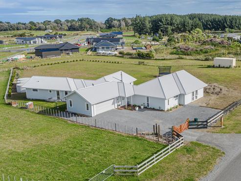 14 Mowhia Grove, Waitarere