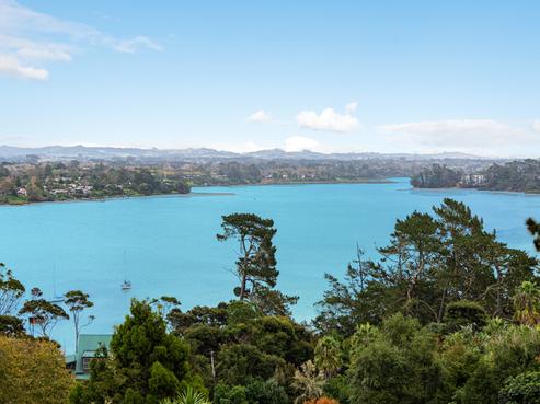 141 Attwood Road, Paremoremo
