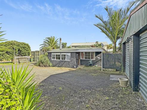 3 Clarks Beach Road, Clarks Beach