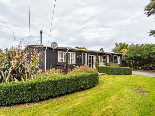 39 Western Lake Road, Featherston
