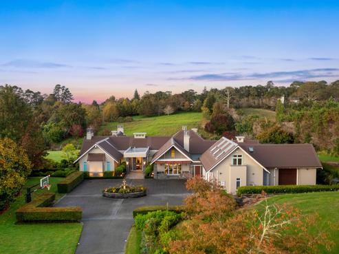 878 Ridge Road, Riverhead
