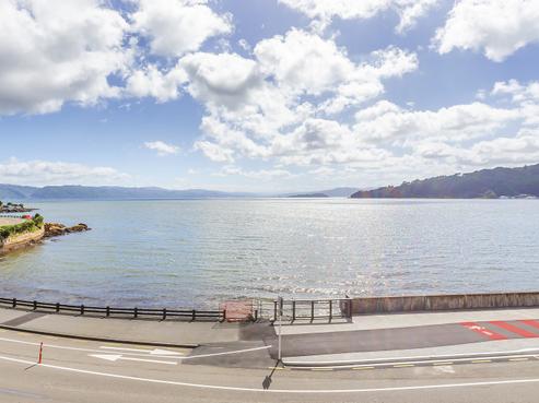2/148 Evans Bay Parade, Roseneath