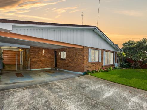 41 Pine Avenue, Ebdentown