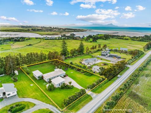 17 Johnson Point Road, Waipu
