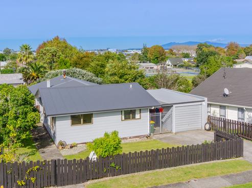 69 Pohutukawa Drive, Pukete