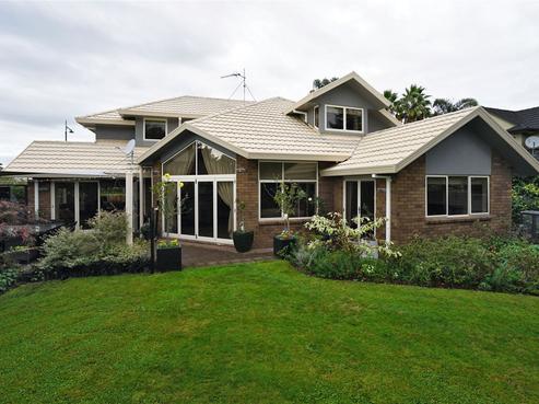 10 Helmsdale Court, Huntington