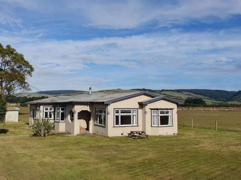 6 Jacks Bay Road, Owaka