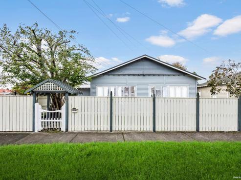 30 Halesowen Avenue, Sandringham