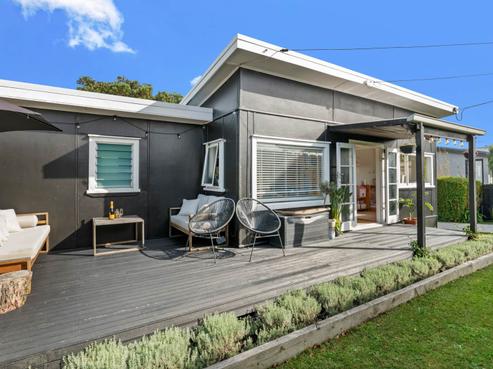 1399 Whangaparaoa Road, Army Bay