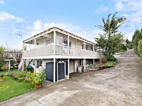 2/225 Wairau Road, Totara Vale