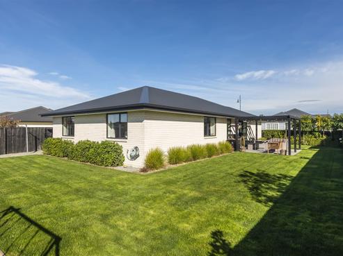14 Tommy Street, Pegasus